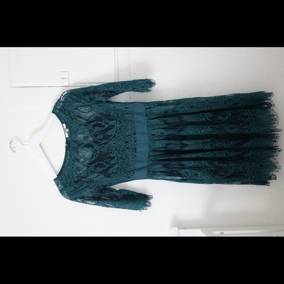 BB Dakota Dark Green Laced Midi Dress - Picture 2 of 3